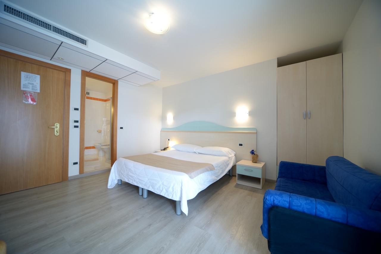 Hotel Salus Lignano Sabbiadoro Ngoại thất bức ảnh