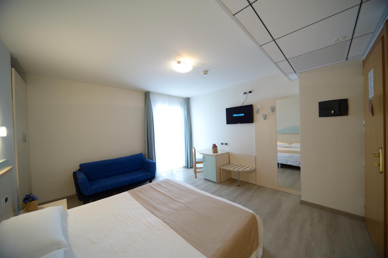 Hotel Salus Lignano Sabbiadoro Ngoại thất bức ảnh